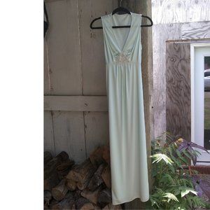 ♡💚  LONG ELEGANT  VINTAGE NIGHTGOWN 💚 ♡